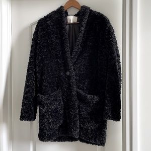 Aritzia Wilfred Free black teddy coat. Size small. Button closure.